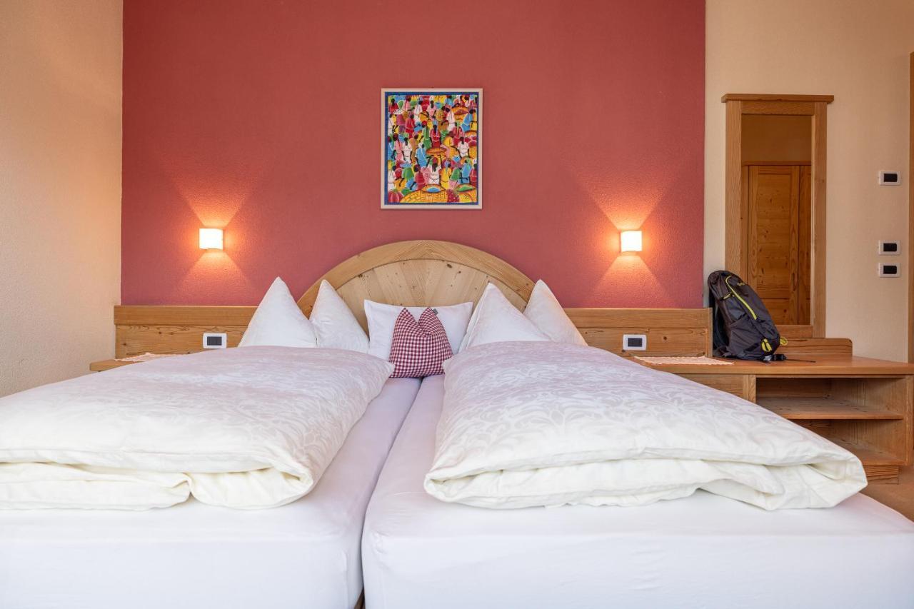 Garni Gran Pre Bed & Breakfast Corvara In Badia Eksteriør bilde