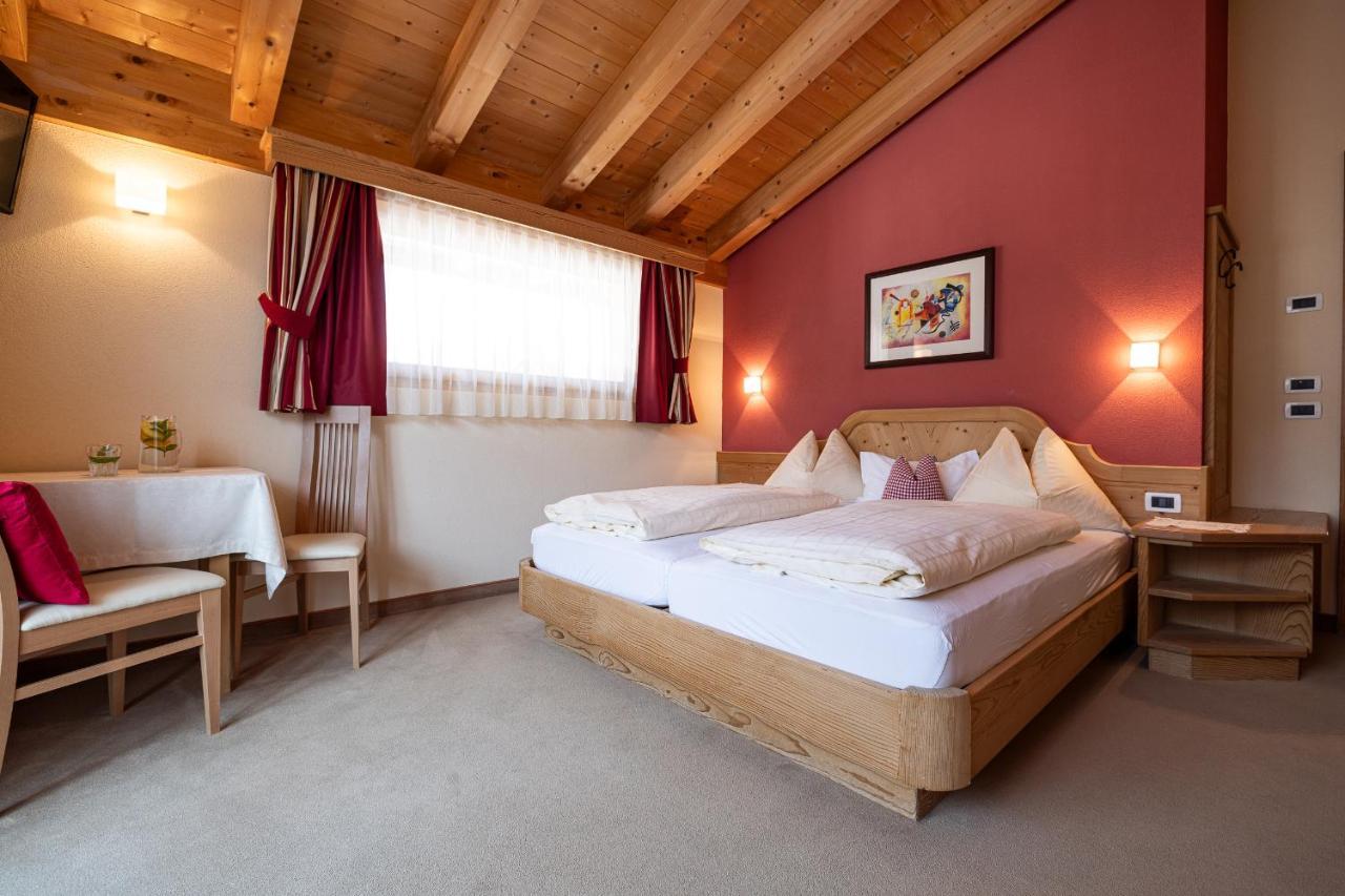Garni Gran Pre Bed & Breakfast Corvara In Badia Eksteriør bilde